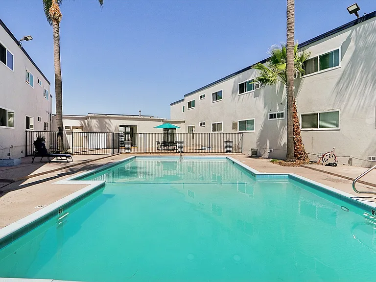 34-web-or-mls-Valerio St-0208-904