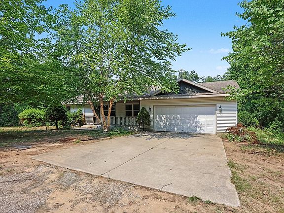 3rd image of 3748 S Sweet Lake Dr