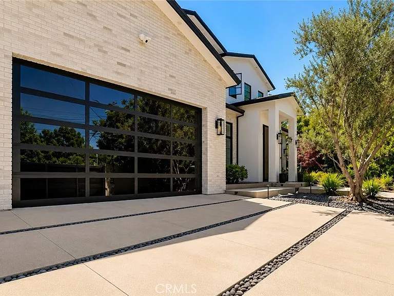 5050 Arundel Dr — Photo 50