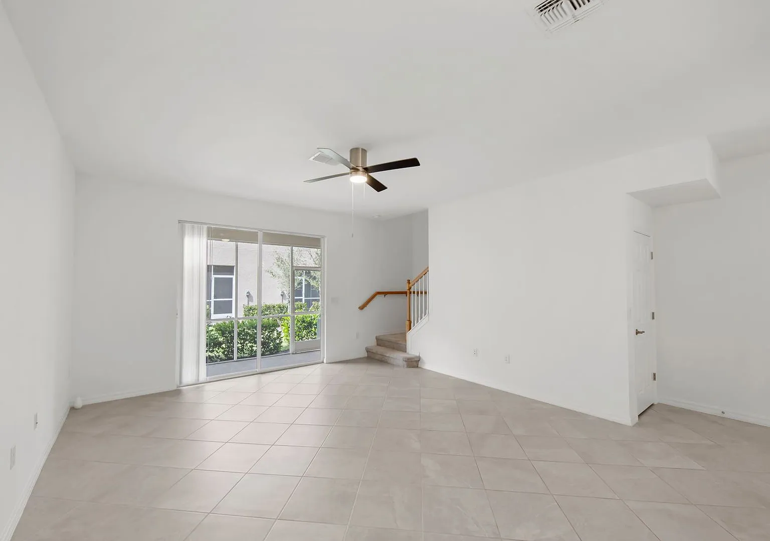 2827 Blossom Way- 3 Bedroom Townhouse In Orange Blossom — Photo 4