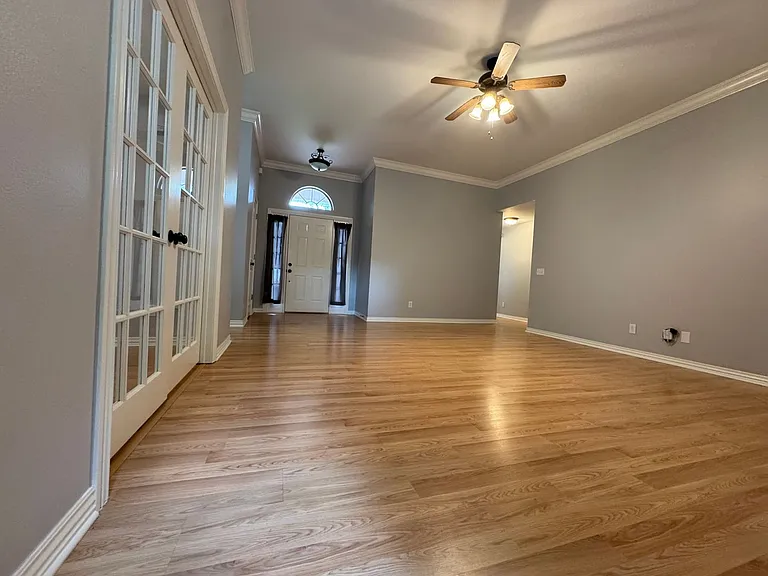 4905 Hawthorne Way — Photo 4