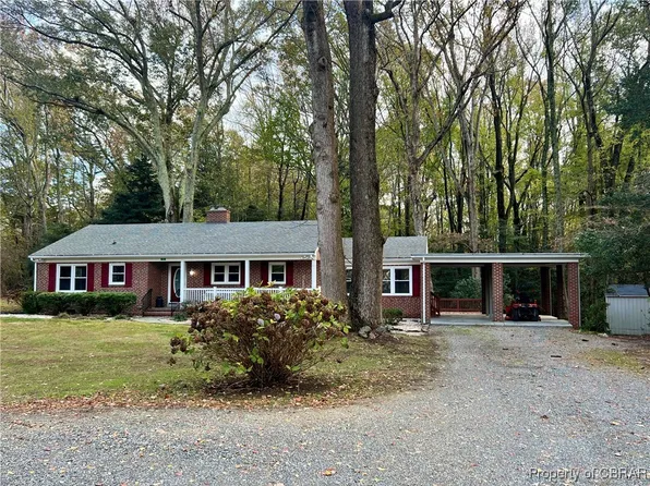 40 Oakland St, Kilmarnock, VA 22482