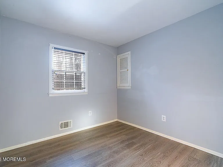 315 Beverly Way — Photo 17