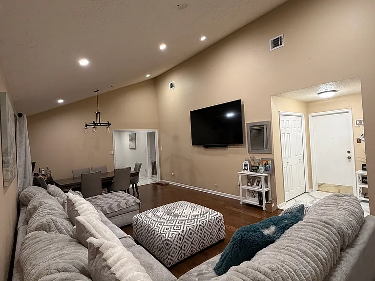 4815 Cairnleigh Dr — Photo 6