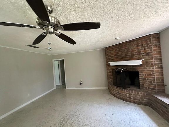 2nd image of 2704 Park Dr
