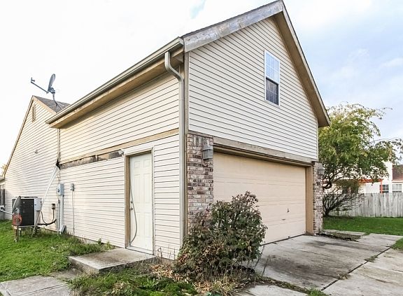 3rd image of 6052 Portwood Ct