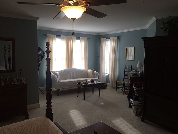 4th image of 430 Shelbourne Ln