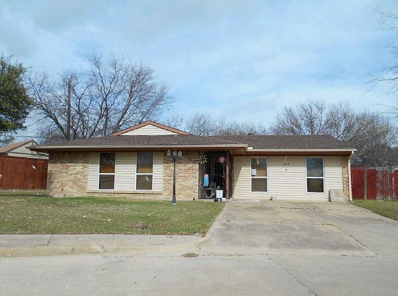 1st image of 2902 Wood Thrush St