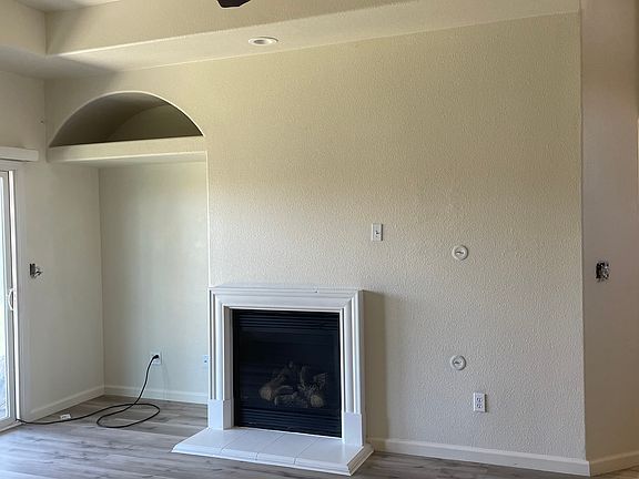 5th image of 1391 Hawthorn St