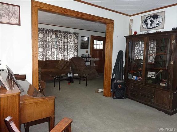 4th image of 286 W Hazeltine Ave