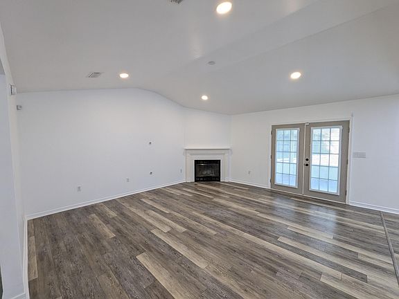 2nd image of 533 Rush Park Cir