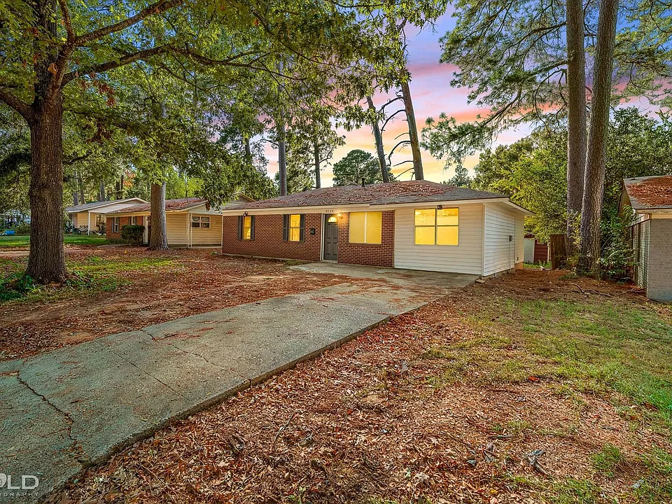 9430 Woodcrest Dr