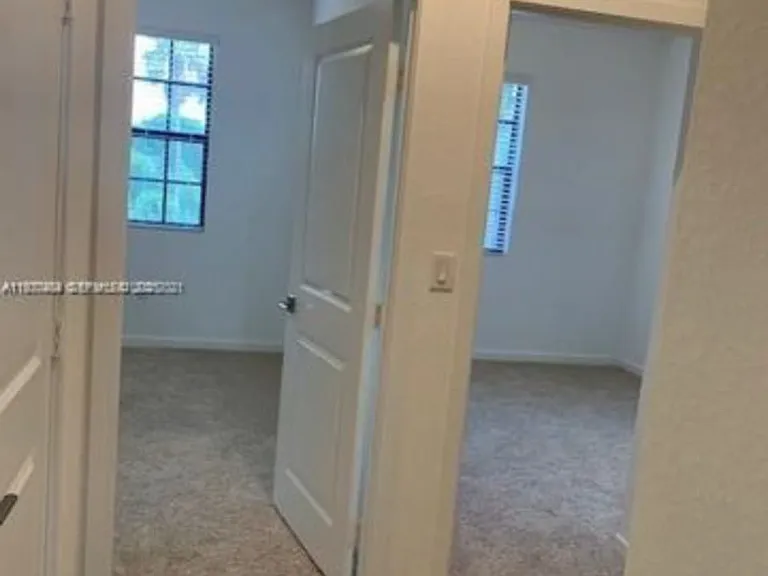 3-731 SW 11th St #3-731 — Photo 11