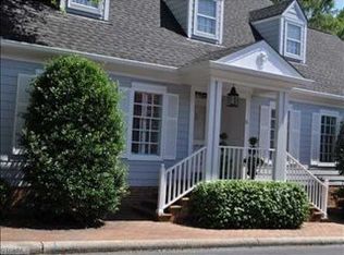 6 Charleston Sq, Greensboro, NC 27408