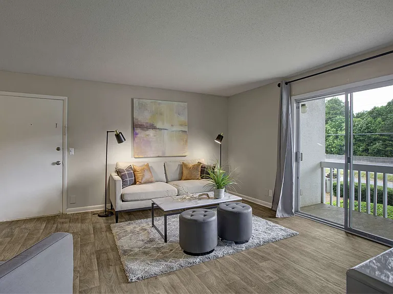 Lacota Apartments — Photo 36