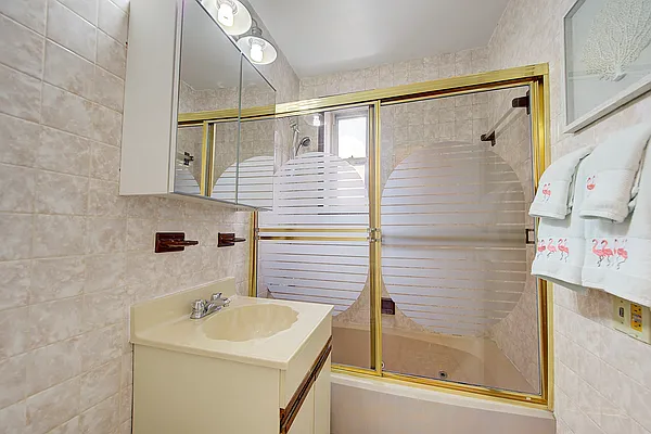 Sold by Benjamin Realty Since 1980 | media 16