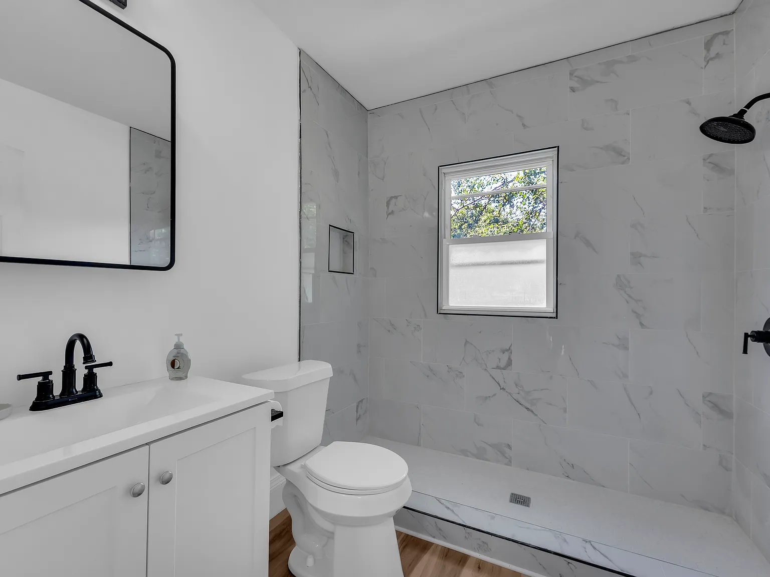 6 bed, 2.5 bath, 300 sqft, $825 — Photo 4