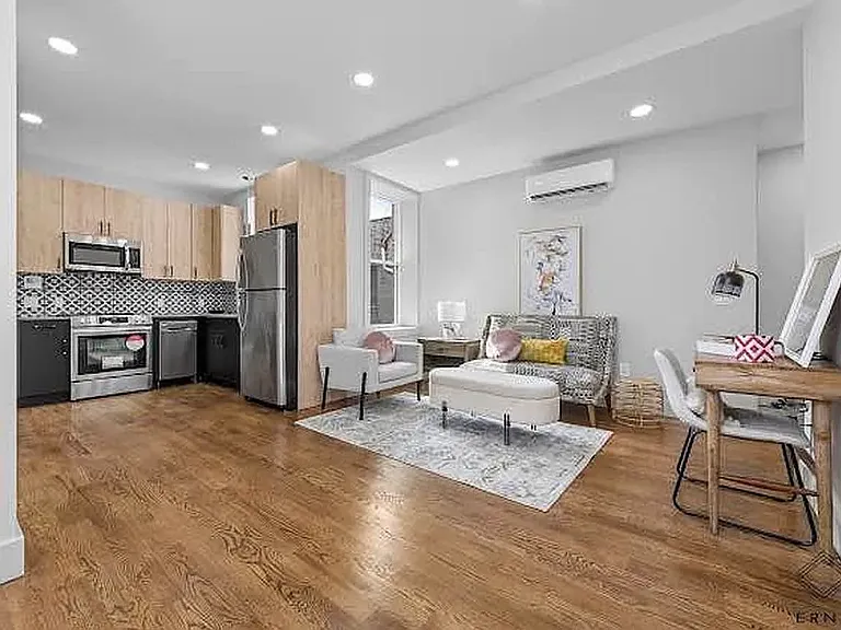 610 Maple St #3L — Photo 1