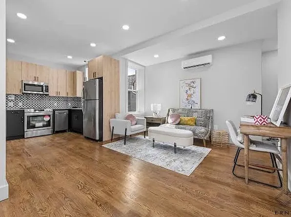 610 Maple St #3L, Brooklyn, NY 11203