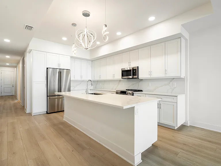 400 150th Ave #501 — Photo 1