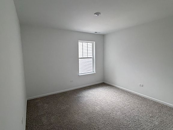 4th image of 12217 Dodwell St