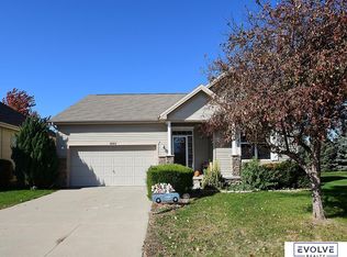16812 Colony Cir, Omaha, NE 68136