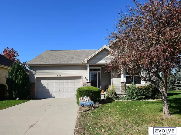 16812 Colony Cir, Omaha, NE 68136