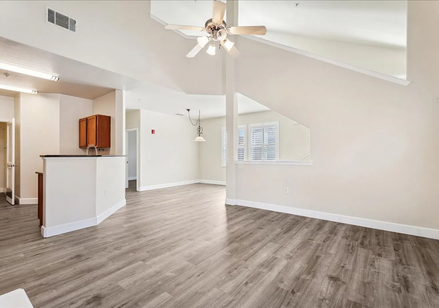 5350 Dunlay Dr #713 — Photo 3