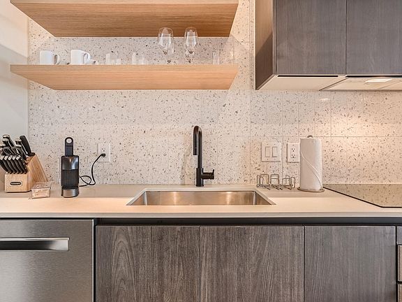 4th image of 48 East Ave #1707