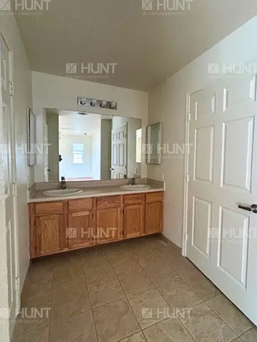 6032 Center Rd — Photo 10