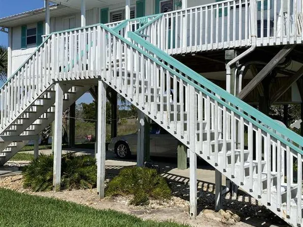 215 8th Ave E, Horseshoe Beach, FL 32648