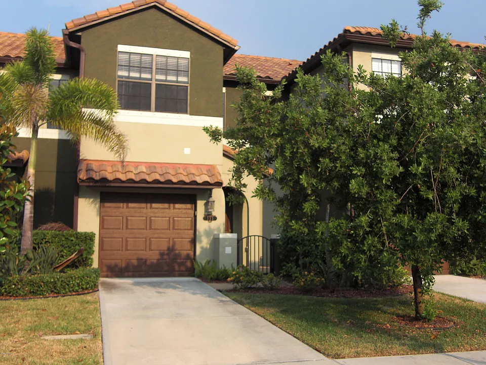 755 Ventura Dr