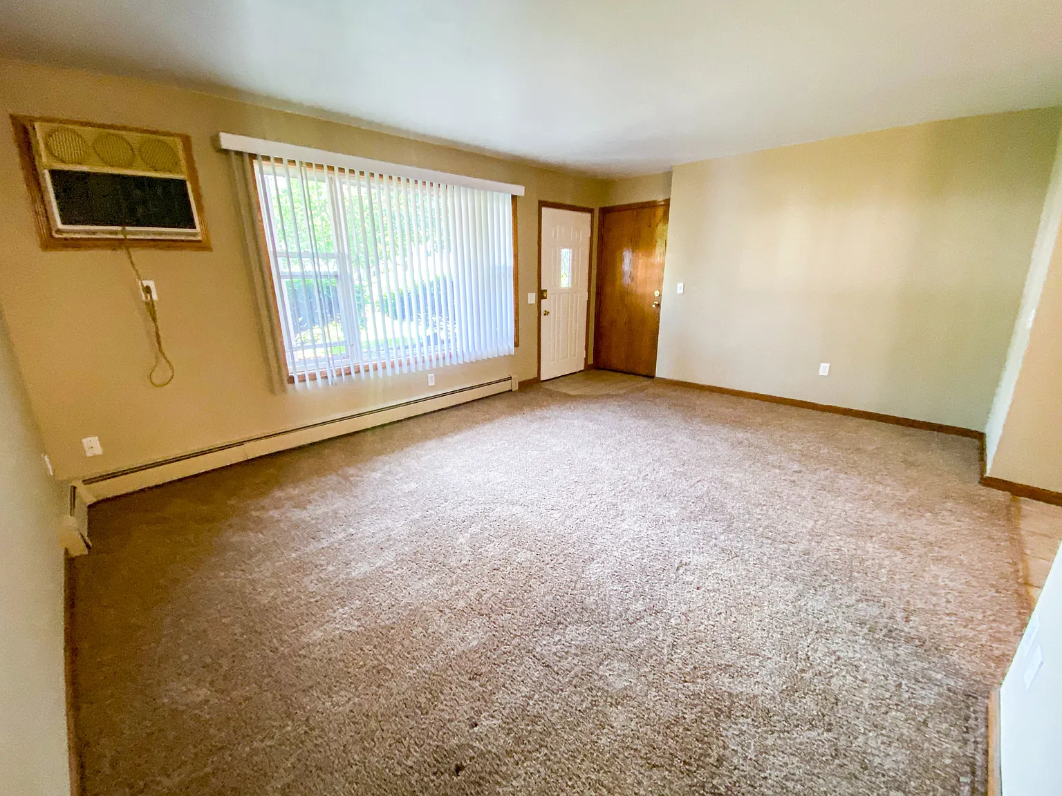 2 bed, 880 sqft, $1,415 — Photo 3