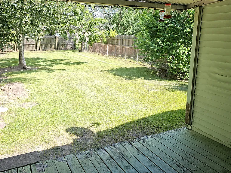 2215 Avenue D — Photo 2