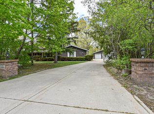 S77W19700 Sunny Hill Dr, Muskego, WI 53150