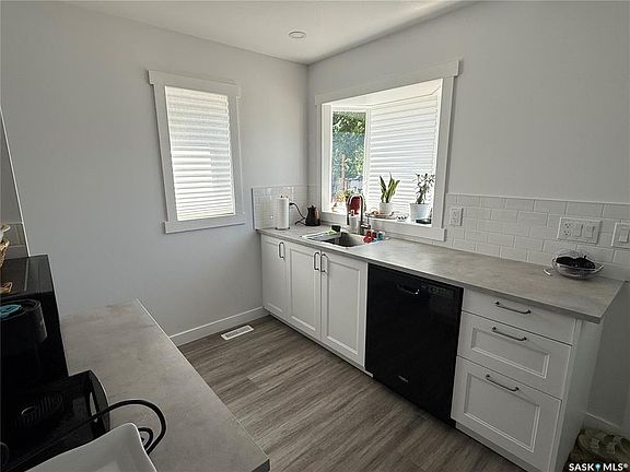 5th image of 301 3rd STREET S