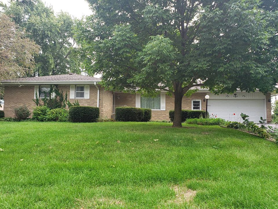 1st image of 4262 Maple Dr
