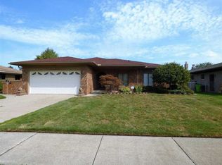 15263 Lincolnshire Ln, Fraser, MI 48026
