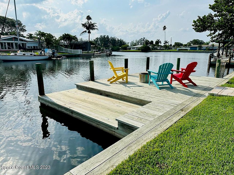 1st image of 111 Yacht Haven Dr