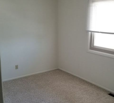 3rd image of 1600 Avenue E APT 48