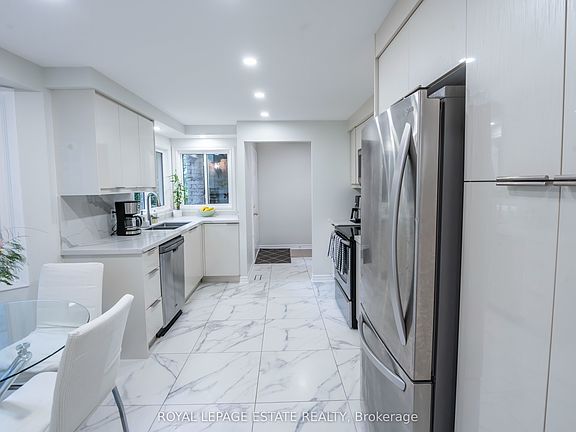 2nd image of 228 Kingswood Dr #3