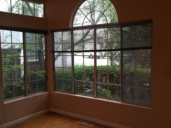 5th image of 9532 Wellington Cir