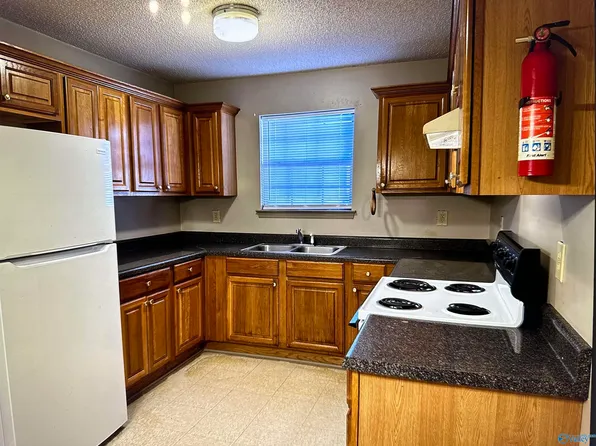 5002 Chancellor Sq NW #5002, Huntsville, AL 35810