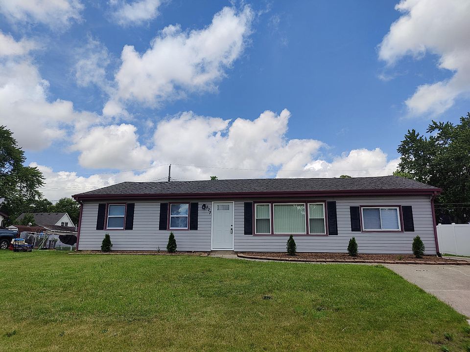 1st image of 377 Pinewood Dr