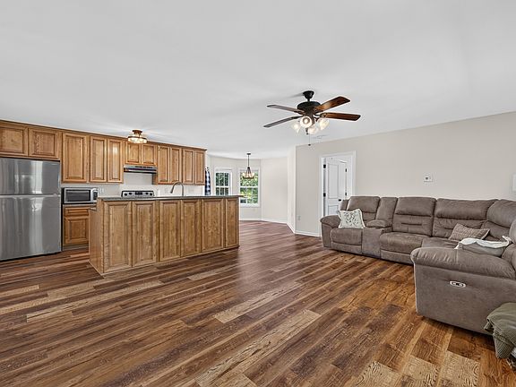 3rd image of 29 Heather Rd