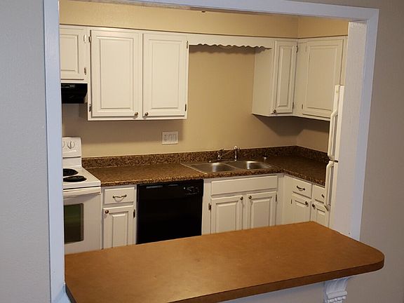 4th image of 311 Meadow Dr