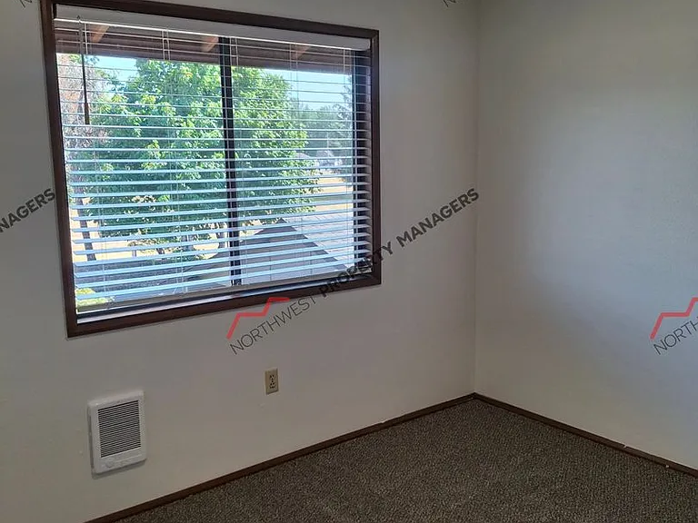 1301-1305 NW Airport Rd — Photo 23