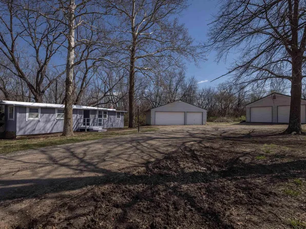 6227 SW 61st St, Topeka, KS 66610