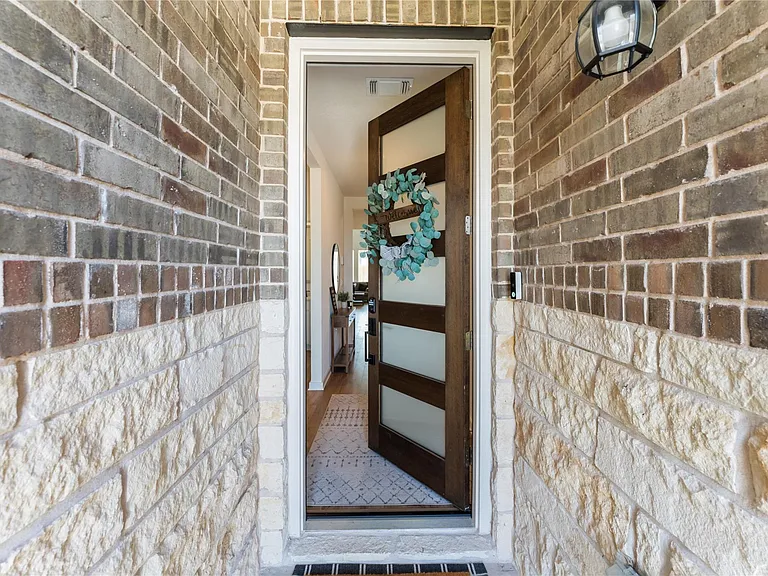 1828 Walnut Grove Bnd — Photo 5