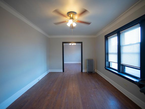 2nd image of 2536 N Artesian Ave APT 1B